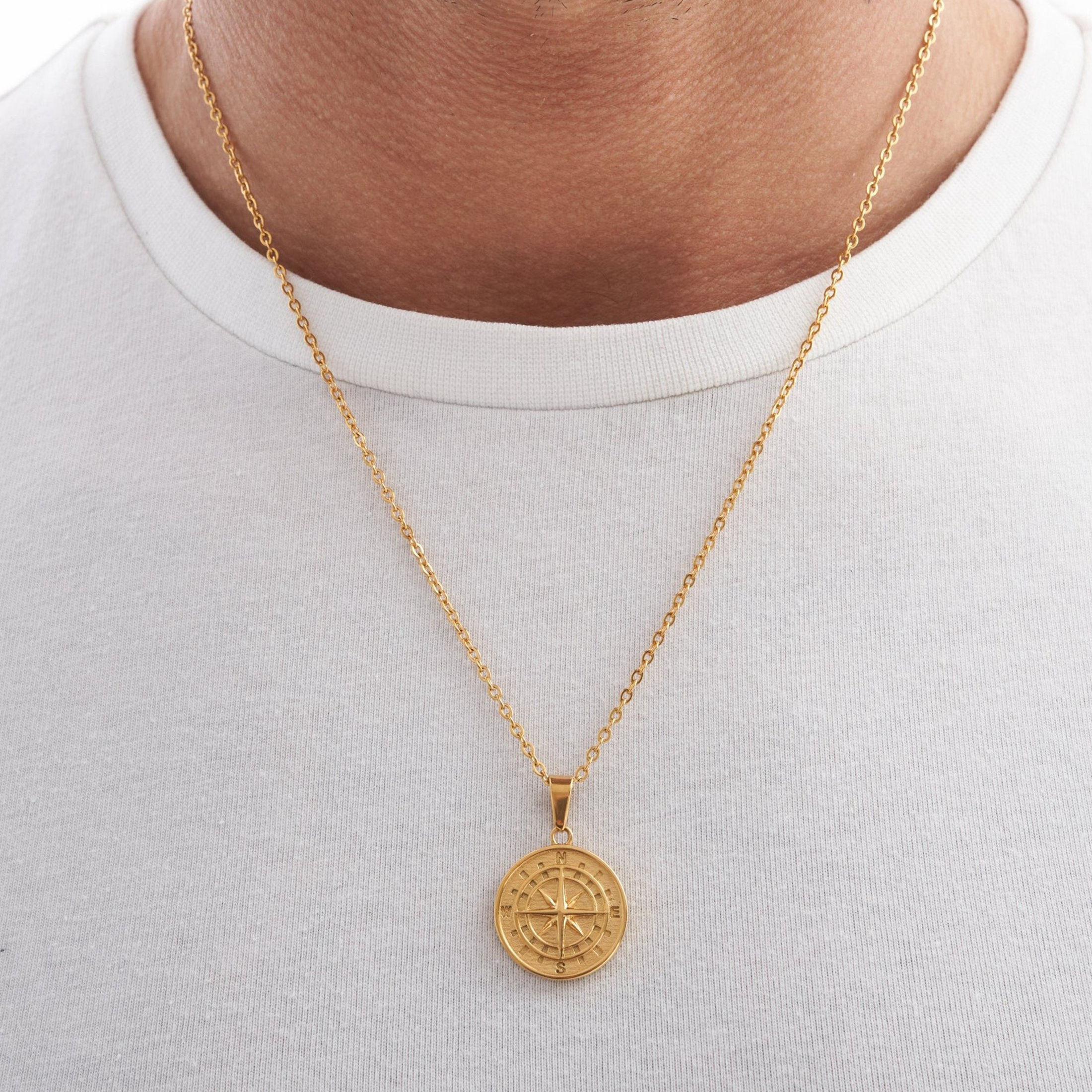 Compass Pendant Necklace (Gold)